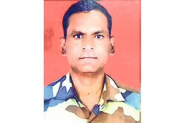 ex soldier dies in bike accident after dog suddenly crosses road