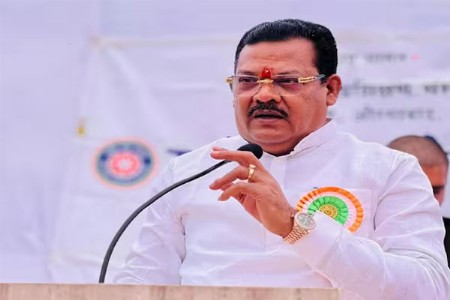 राजकारणात मोठ्या घडामोडीचा 'भूकंप' होणार चर्चेला उधाण