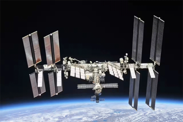 how did a 400 tonne space station