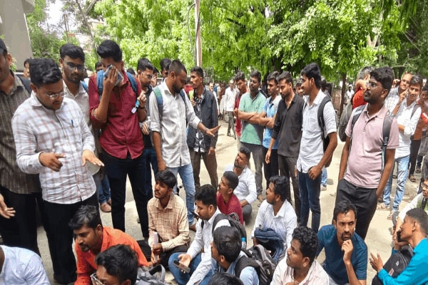 Confusion in High Court Clerk Exam Confusion in High Court Clerk Exam