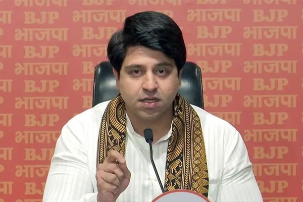 Poonawalla bids adieu to BJP Poonawalla bids adieu to BJP