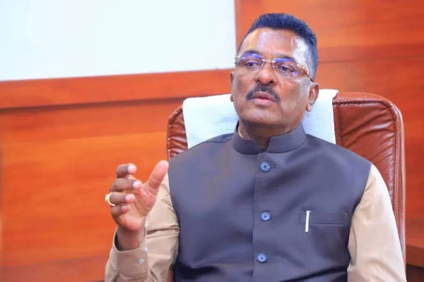 marathi language rule maharashtra auto taxi drivers face licence and permit cancellation warning