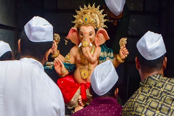 mumbai ganeshotsav rules 2026 idol details mandatory, rs 2,000 fine for road digging