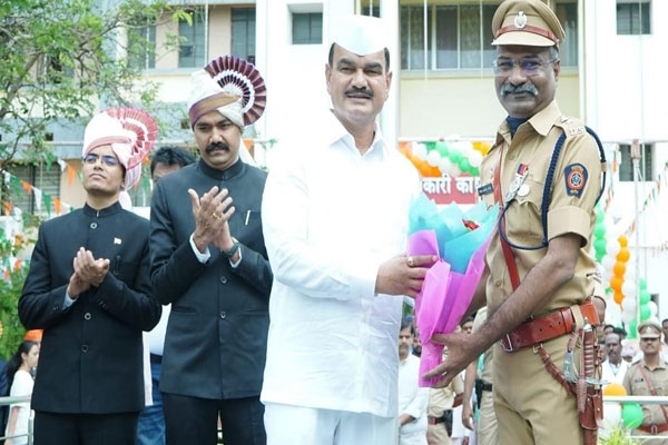 Washim Police Officers Honoured with Special Service Medals on Independence Day