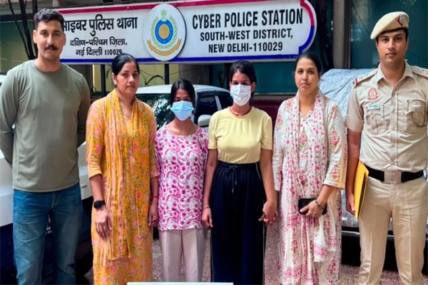 Delhi Dating App Fraud Two Women Arrested for Allegedly Stealing Elderly Man’s Phone and Rs 2.2 Lakh