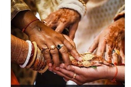 आई-वडिलांच्या हस्तक्षेपाने मुलीचा संसार तुटण्याच्या काठावर !