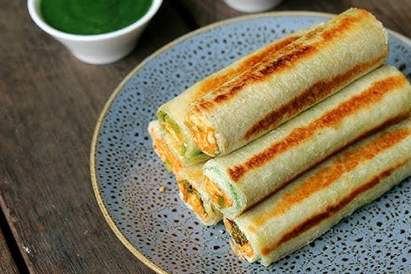 paneer schezwan bread rolls