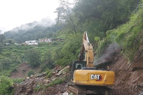 landslide on yamunotri highway 