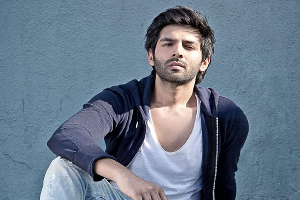 kartik aaryan injured during shooting, admitted to mumbai hospital; knee surgery advised