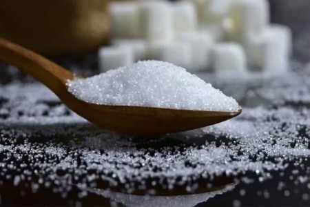 राखीच्या सणाआधीच गोडवा महागला!