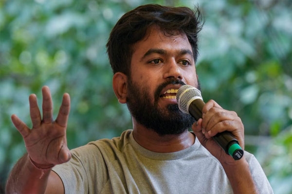 Abhijit Dipke turns to Dada Bhuse Abhijit Dipke turns to Dada Bhuse