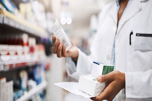 pharmacist loses rs 21.85 lakh in share trading scam in nagpur