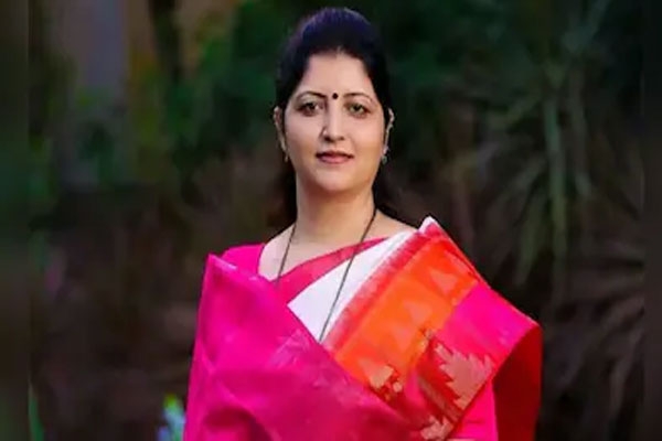 cyber police case filed over obscene and defamatory social media posts targeting former maharashtra state women commission chief rupali chakankar