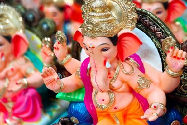 eggs allegedly thrown at ganpati idol in mumbai mazgaon, one arrested