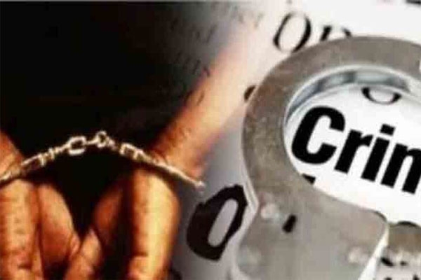 police informer suspicion young man attacked with chilli powder and knife in nagpur