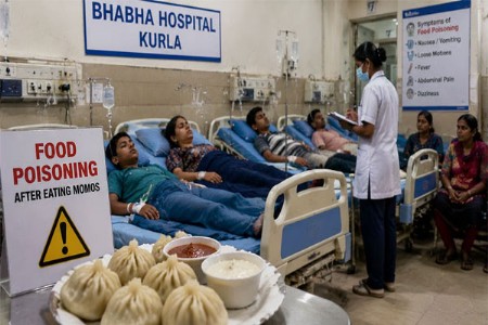 सावधान! मोमोज खाल्ल्याने १४ जणांना विषबाधा