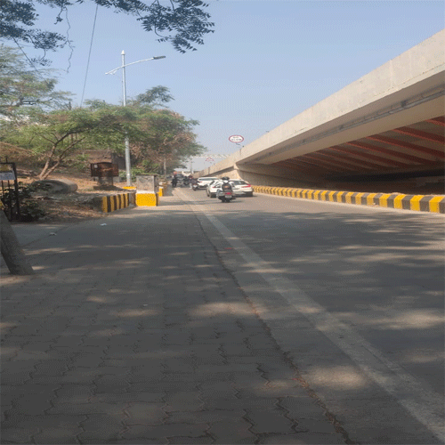 narrow road under phutala bridge