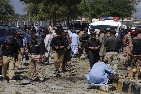 Explosion at peace rally in Pakistan