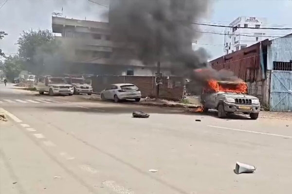 Violence erupts in Patna Violence erupts in Patna