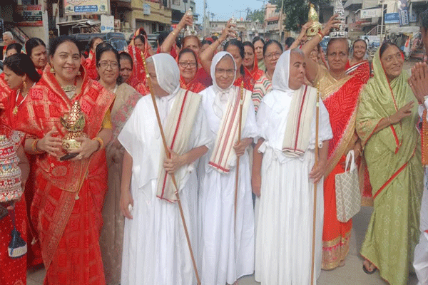 sadhvis arrive in nagar for chaturmas