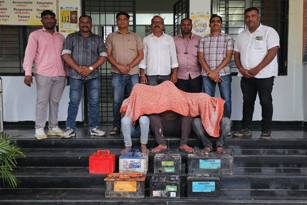 gang stealing batteries nabbed 