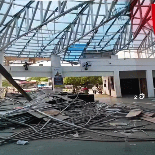 selu bus stand also leaky