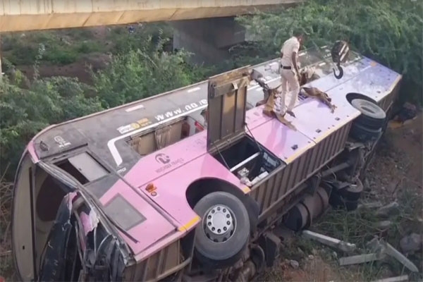 andhra pradesh bus accident private volvo bus collides with truck, 40 injured in anantapur