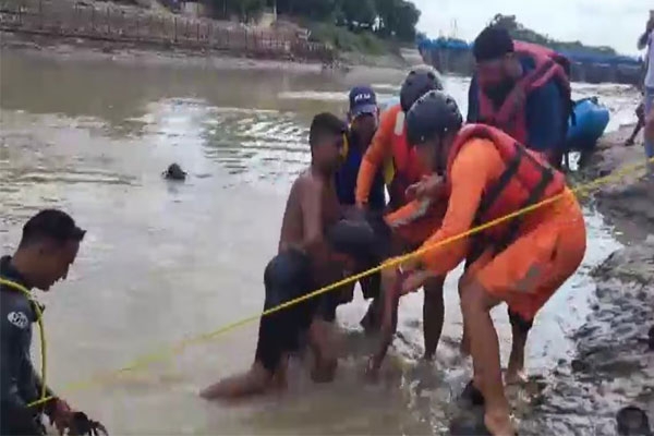 haridwar ganga rescue 18 shiv devotees rescued by sdrf during kanwar yatra