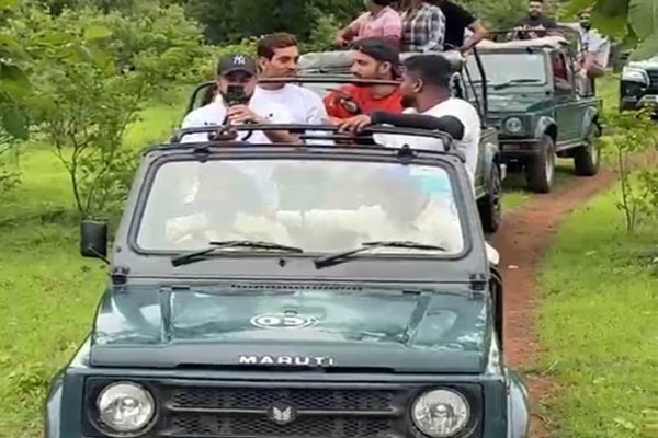 rajasthan royals stars enjoy bor tiger reserve safari in wardha, spot leopard and bear