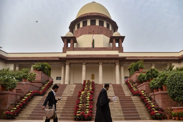 delhi police moves supreme court to quash 13 firs linked to jantar mantar protests, seeks separate fir against 2,873 people