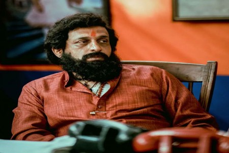 ‘प्रसाद ओक’ म्हटलं की आता ‘धर्मवीर आनंद दिघे’च!