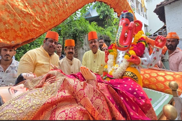 nagpur bhosale palace ganeshotsav lord ganesha arrives in palanquin, 298-year-old royal tradition continues