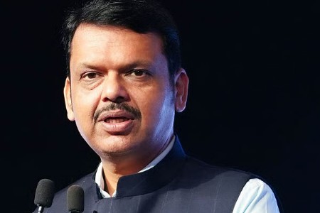 मराठी भाषा माझी आई आहे, तर हिंदी भाषा माझी मावशी