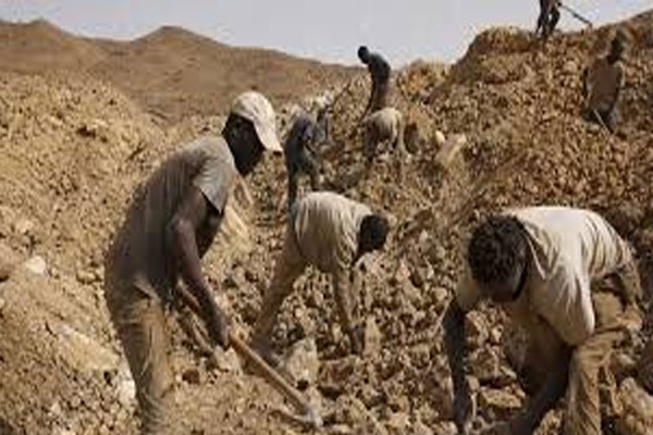 60 killed in gold mine collapse
