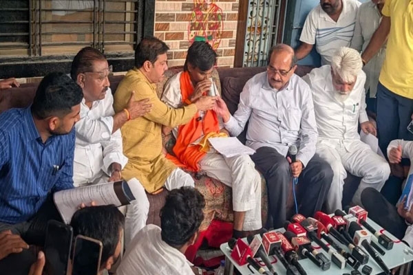 manoj jarange patil ends hunger strike, gives maharashtra government 3 months to fulfil demands
