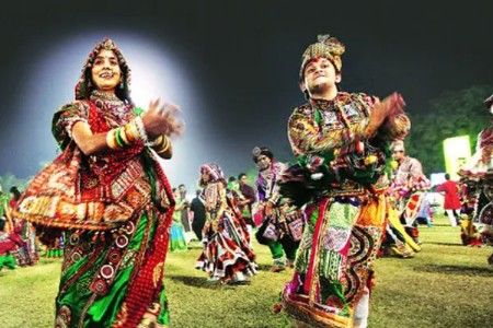आता गरबा पार्टनरही मिळणार भाड्याने!