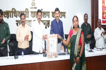 प्रधानमंत्री विश्वकर्मा योजनेच्या लाभार्थ्यांना टूलकिटचे वितरण