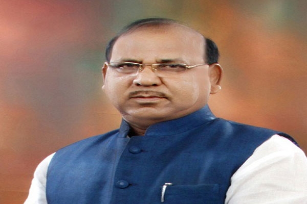 maharashtra gives one-year transition period to loose edible oil sellers; joint committee to be formed ramdas tadas