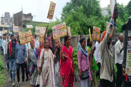 स्मार्ट मीटरविरोधात सेलूत मोर्चा