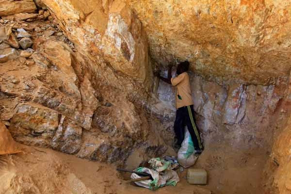 Gold mine collapses again in Sudan Gold mine collapses again in Sudan
