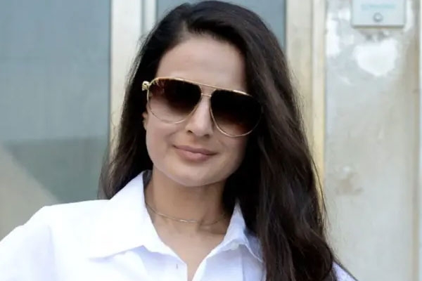 ameesha patel on bollywood entourage costs: actress questions stars