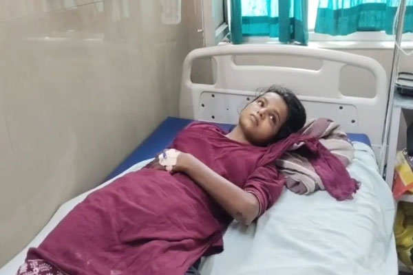 shahjahanpur woman allegedly beaten given poisonous injection and thrown from roof over dowry demand shahjahanpur woman allegedly beaten given poisonous injection and thrown from roof over dowry demand