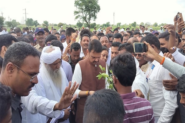 cm devendra cm devendra