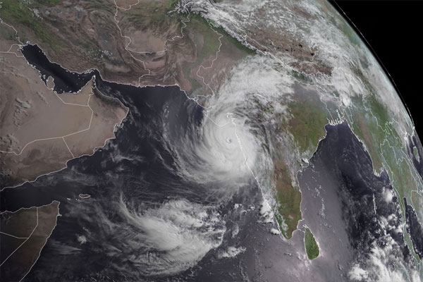 Cyclone hits India
