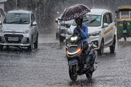 देशातील ११ राज्यांमध्ये मुसळधार पावसाचा इशारा