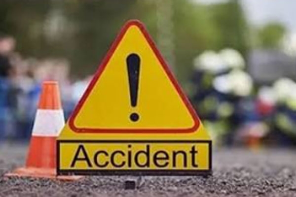 agra lucknow expressway accident, usha singh fortuner accident, bjp leader usha singh accident, fortuner overturned on expressway, talgram road accident, agra lucknow expressway rain accident, bjp leader injured in accident, uttar pradesh road accident, heavy rain road accident, usha singh accident news