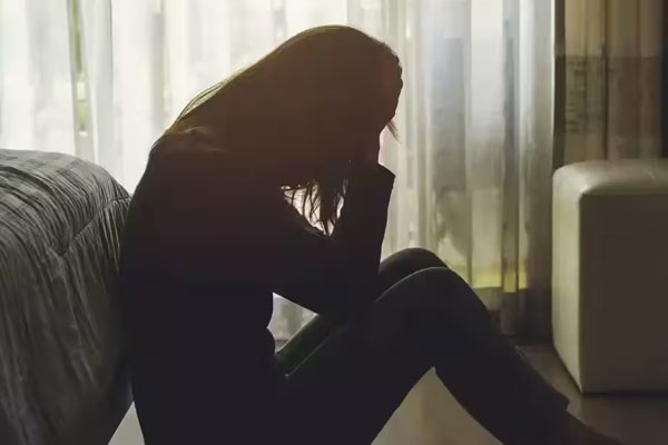 actress arrested in thane prostitution racket case, two women rescued by police