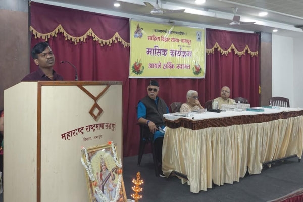 young storytellers bring pages of indian history alive through storytelling in nagpur