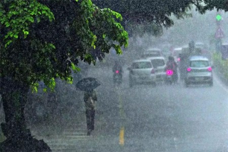 ऐन अंगारकीला वादळी वाऱ्यांसह अतिमुसळधार पावसाचा इशारा