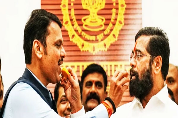 devendra fadnavis, fadnavis, eknath shinde, chandrakant raghuvanshi, maharashtra politics, mahayuti, bjp, shiv sena, maharashtra cm, fadnavis delhi, delhi politics, maharashtra news, political news, mumbai news, latest news, breaking news, shinde group, bjp shiv sena alliance, maharashtra political update
